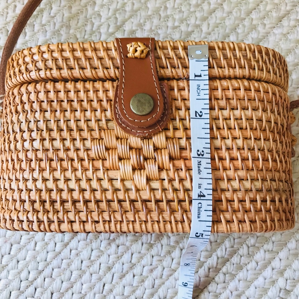 Woven Raffia Crossbody Camera Bag - Picture 8 of 11